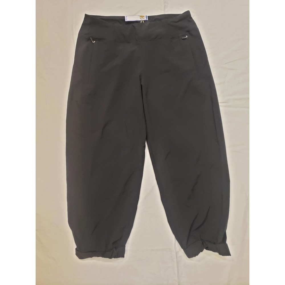 Mondetta black capri's Size Small Petite. Very light material. elastic in ankle.